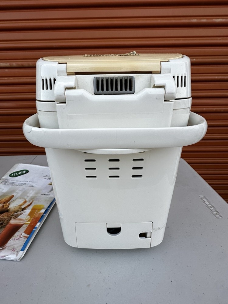 Panasonic SD-BM103 Bread Machine White LCD Display Timer 8 Settings 370W