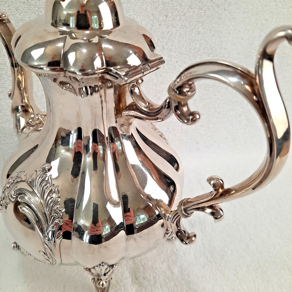 Vntg Reed & Barton Winthrop Shield Silverplate Pumpkin Top Coffee/Tea Pot #1795e