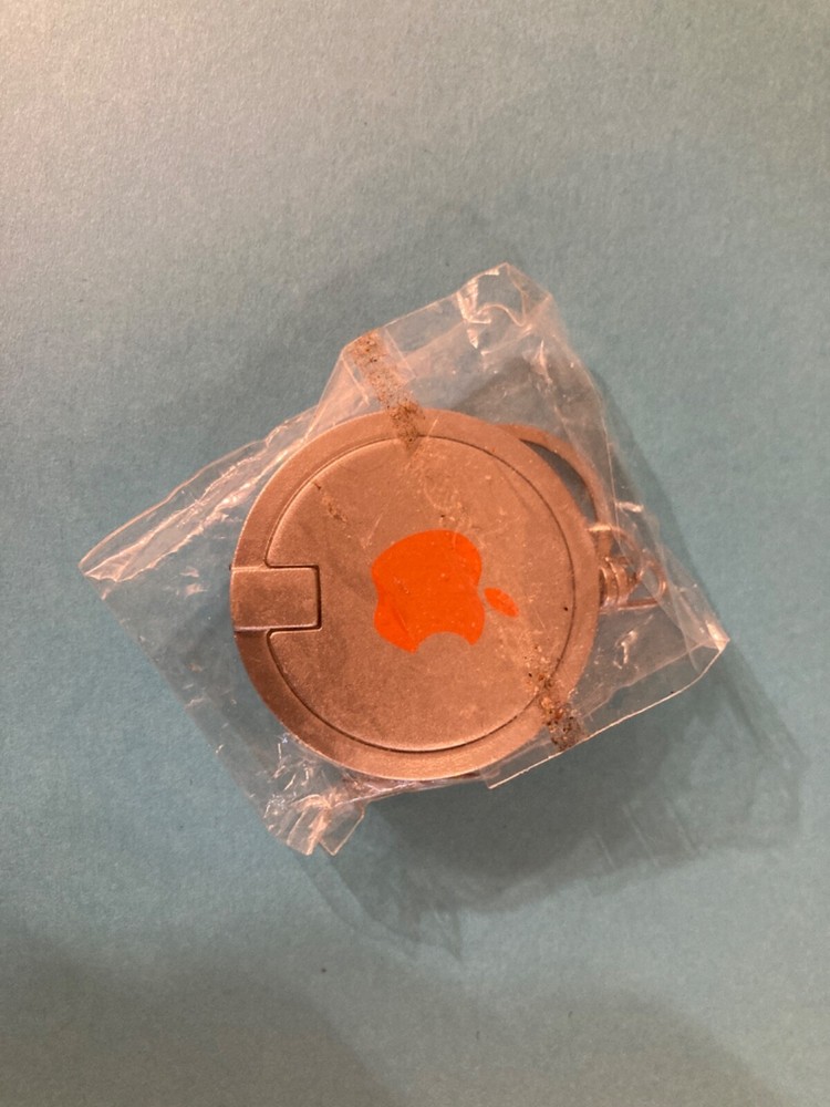 Apple Computer Logo Keychain Mini LED Flashlight. NEW. NEEDS BATTERY.