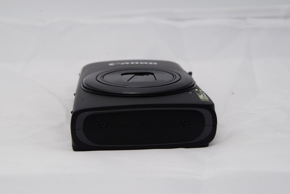 Canon IXY600F Digital Camera Black Excellent Condition Tested Functionality