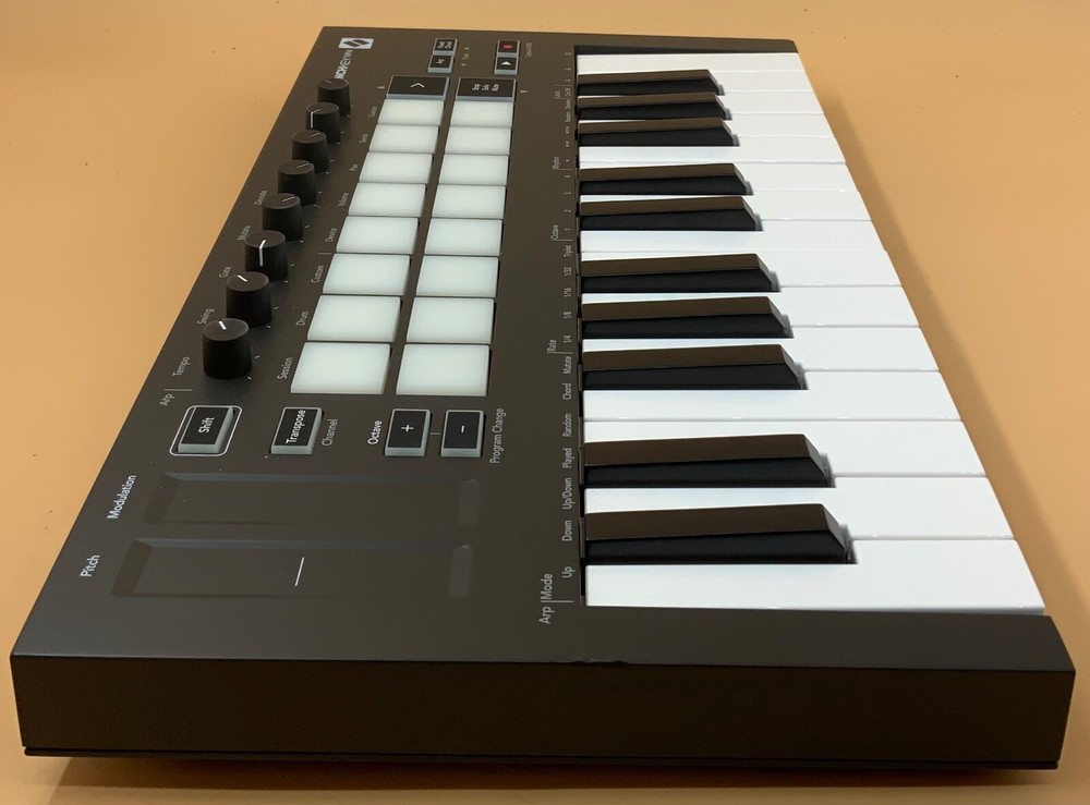 Novation Launchkey Mini MK3 25 Mini-Key MIDI Keyboard Controller Audio Tool