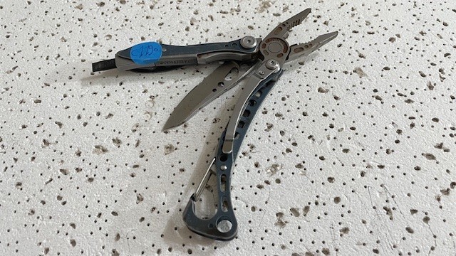Leatherman Skeletool Stainless Steel Blue Multi Tool Pliers, Combo Blade Knife,