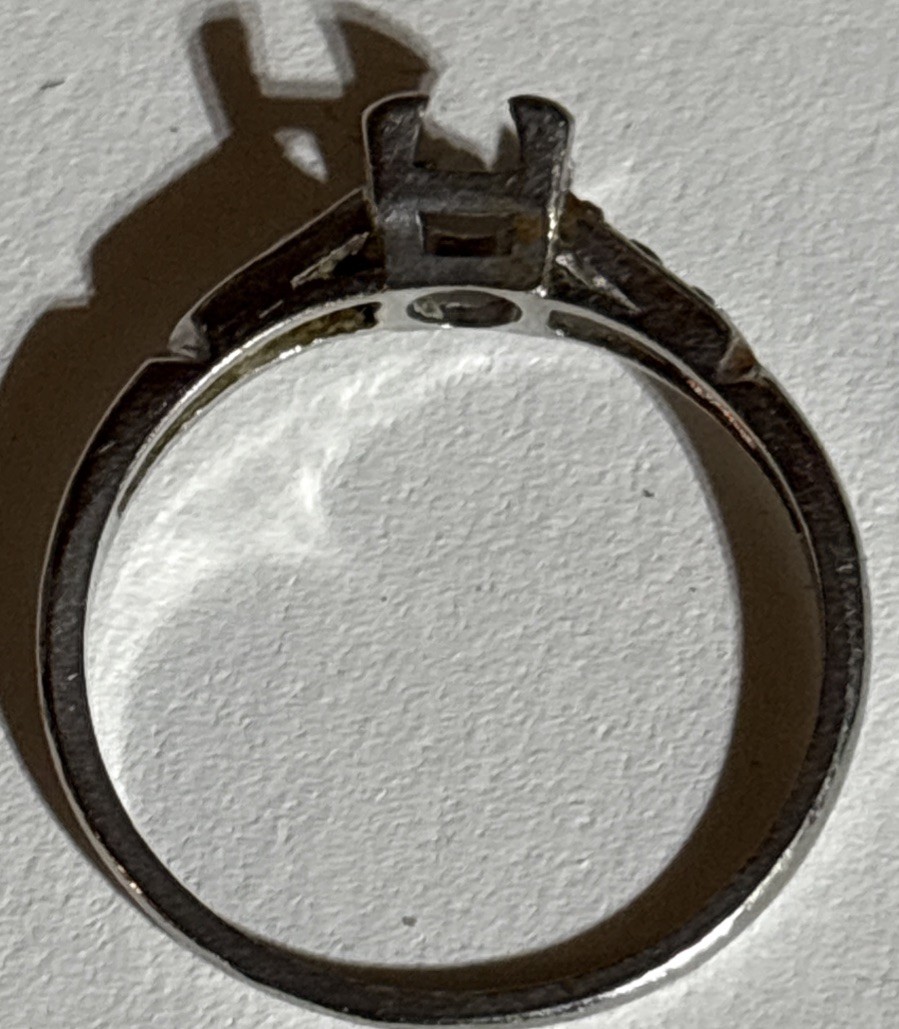 Platinum Solitaire Engagement Ring Setting – 0% IRID‑PLAT – Unmounted – 2.31g