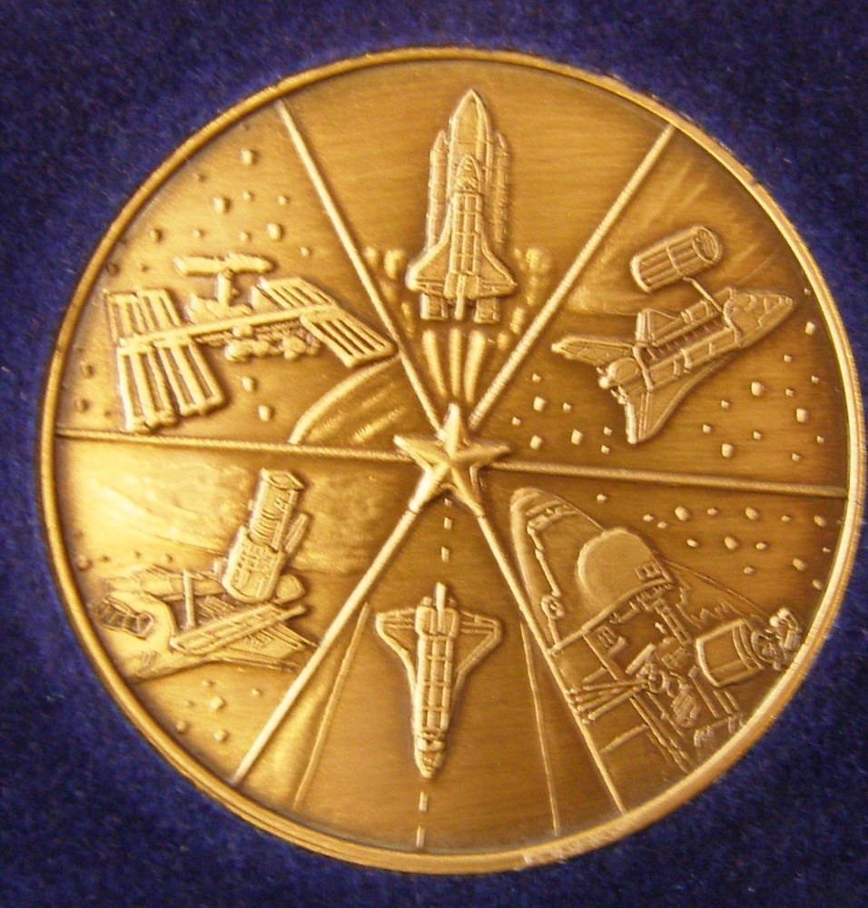 Space Shuttle Program 1981 - 2011 NASA brass Challenge Coin