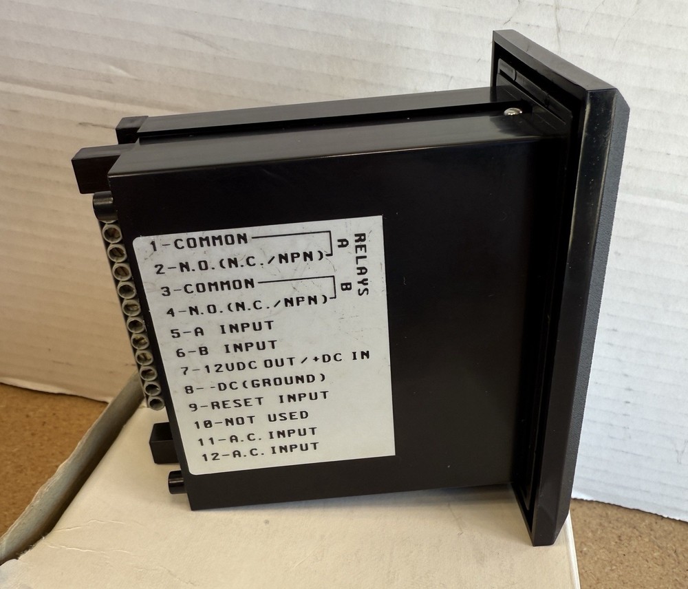 NOS Minitrol Electronic Counter Model 337MCHA3