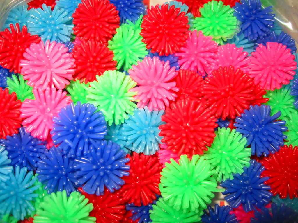 144 HEDGE ODD HEDGEHOG PORCUPINE BALLS, PARTIES, PINATAS, FUN,  FAST SHIP!!