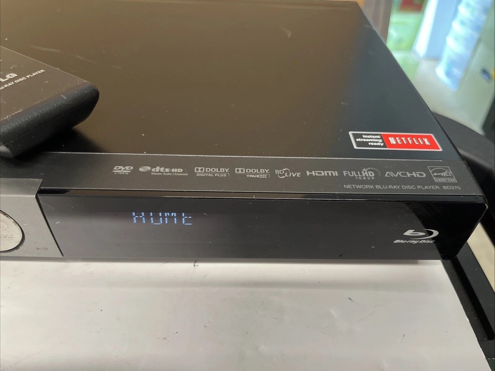 LG BD370 Blu-Ray Player | Remote Included