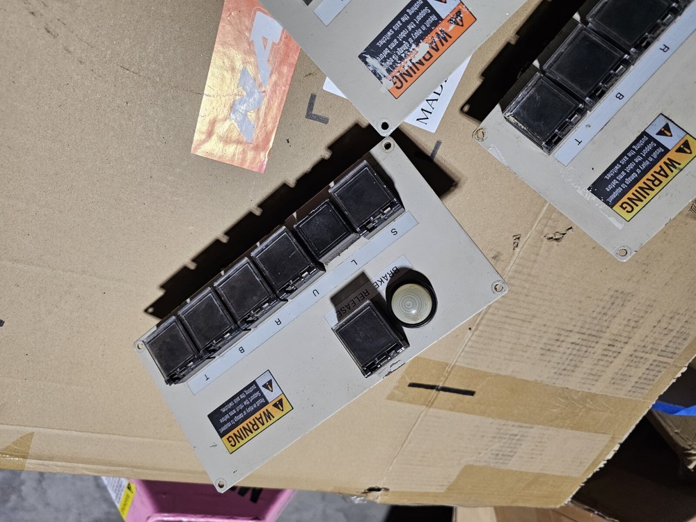 (3) YASKAWA Motoman Servo Break Release Control Panel