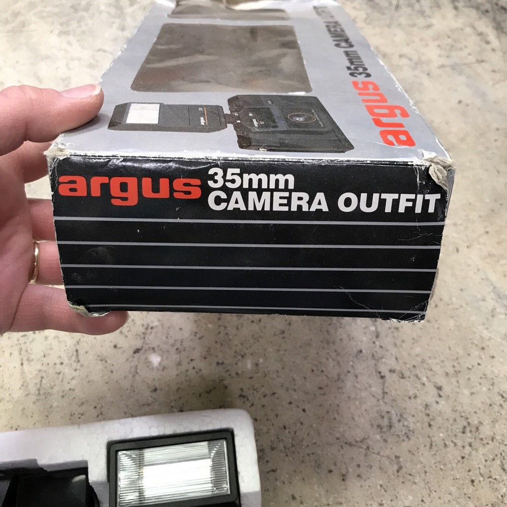 Argus 100 Point & Shoot 35mm Camera W/Flash - Untested - Flash Charges Fast Ship