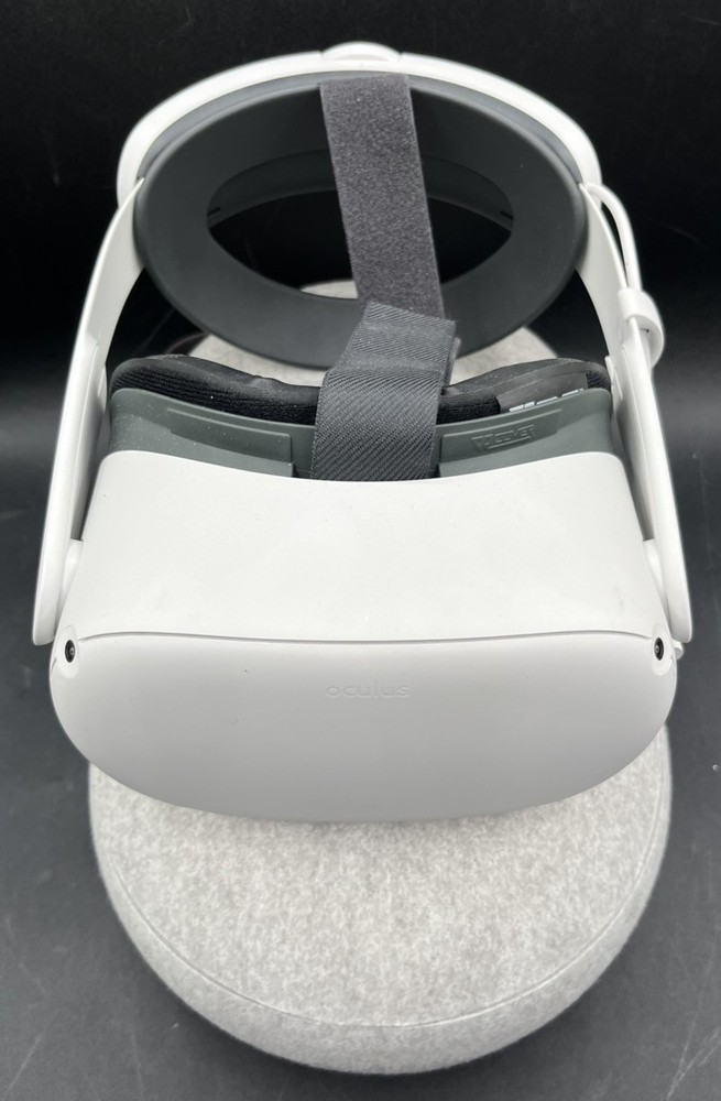 META QUEST 2 128GB VR HEADSET W/ CONTROLLERS & CASE (MVP036014)