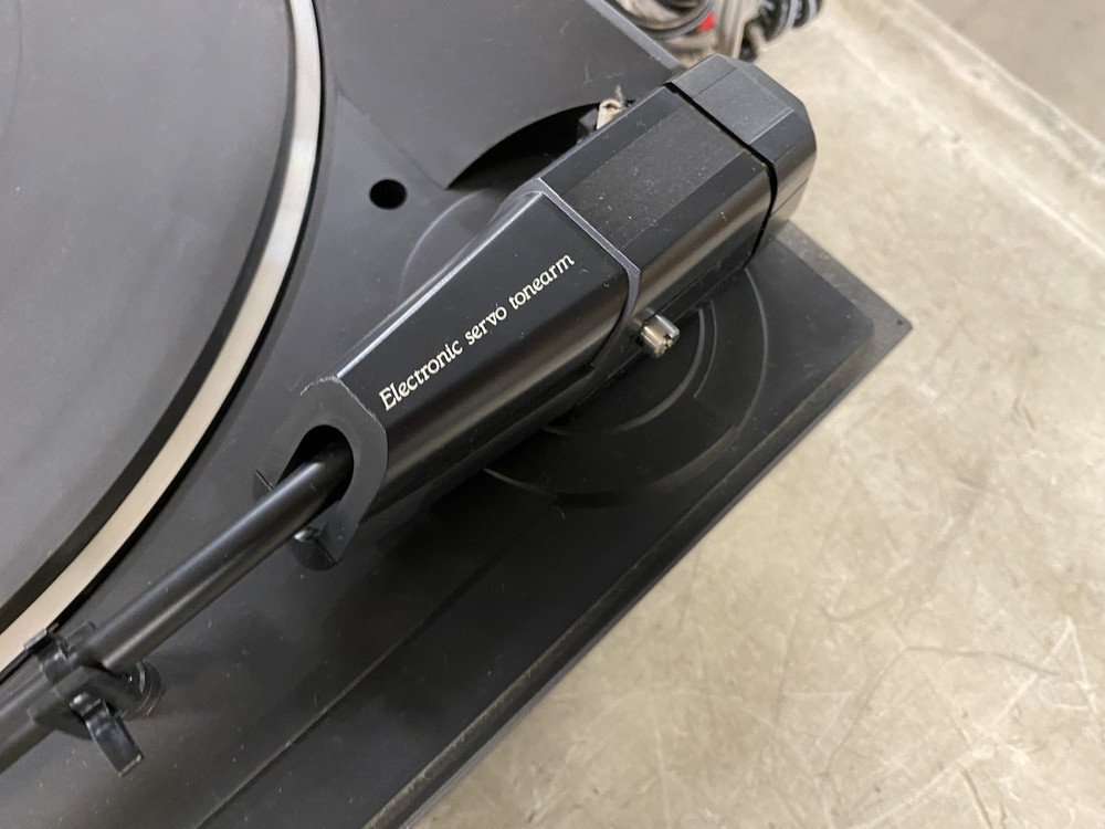 Denon DP-7F Quartz Full Automatic Direct Drive Turntable - SHOWN WORKING