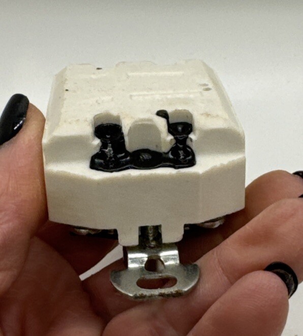 NOS ARROW HART 80050 PORCELAIN PUSHBUTTON SWITCH DOUBLE POLE