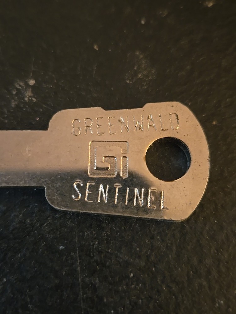 GREENWALD SENTINEL KEY CODED G2173 (3D5)