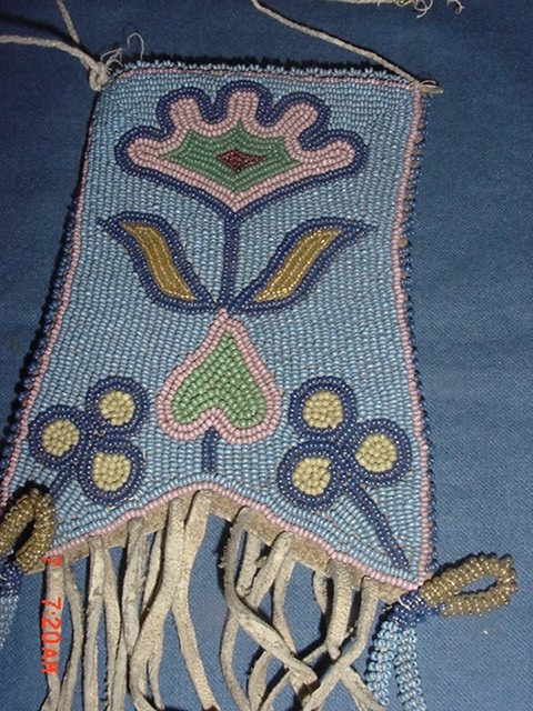 OLD MUSEUM QUALITY 19TH CENTURY YAKIMA INDIAN BEADED BAG