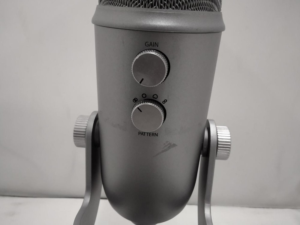 BLUE USB Microphone YETI Used