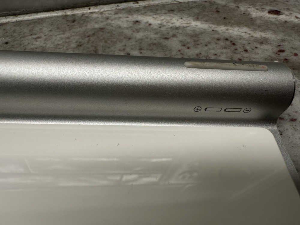 Genuine Apple Wireless Bluetooth Keyboard Model A1314