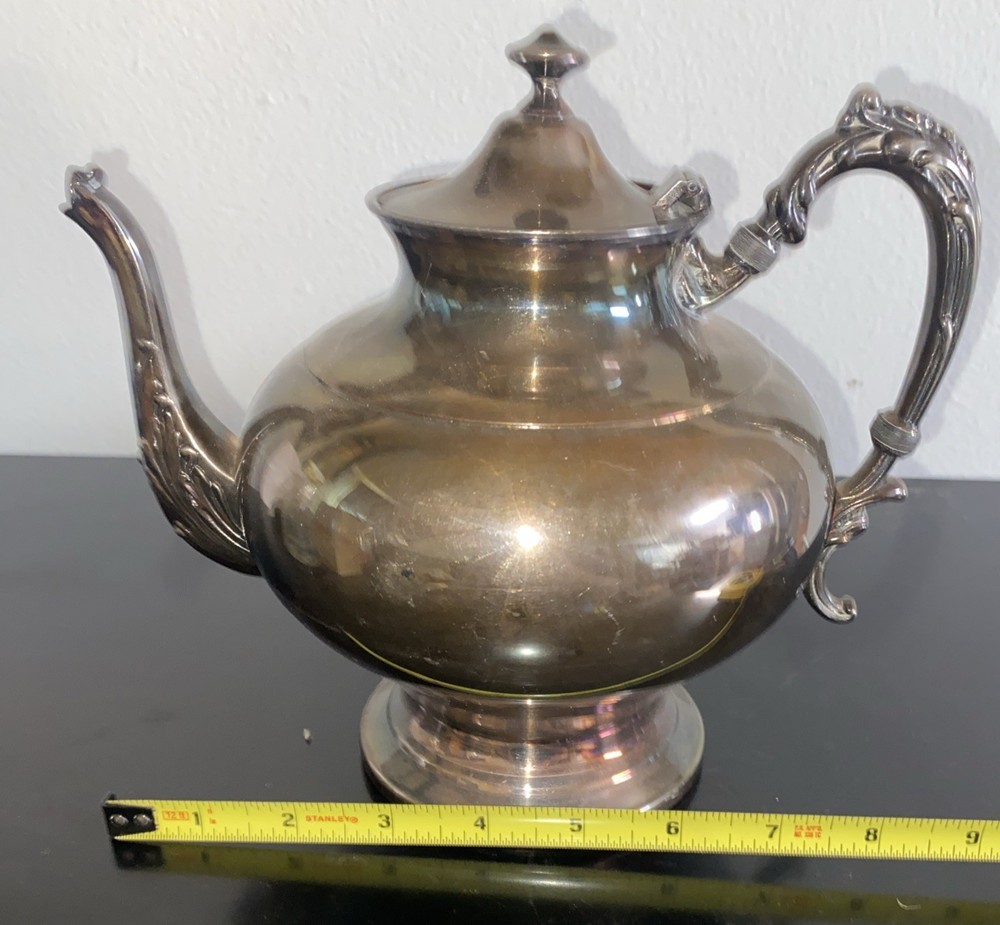 VINTAGE MEDIUM TEAPOT SILVER PLATED