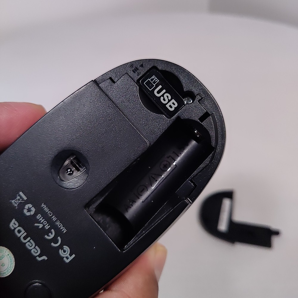 Seenda Wireless Mouse Black 4- Button AA Batteries Operator