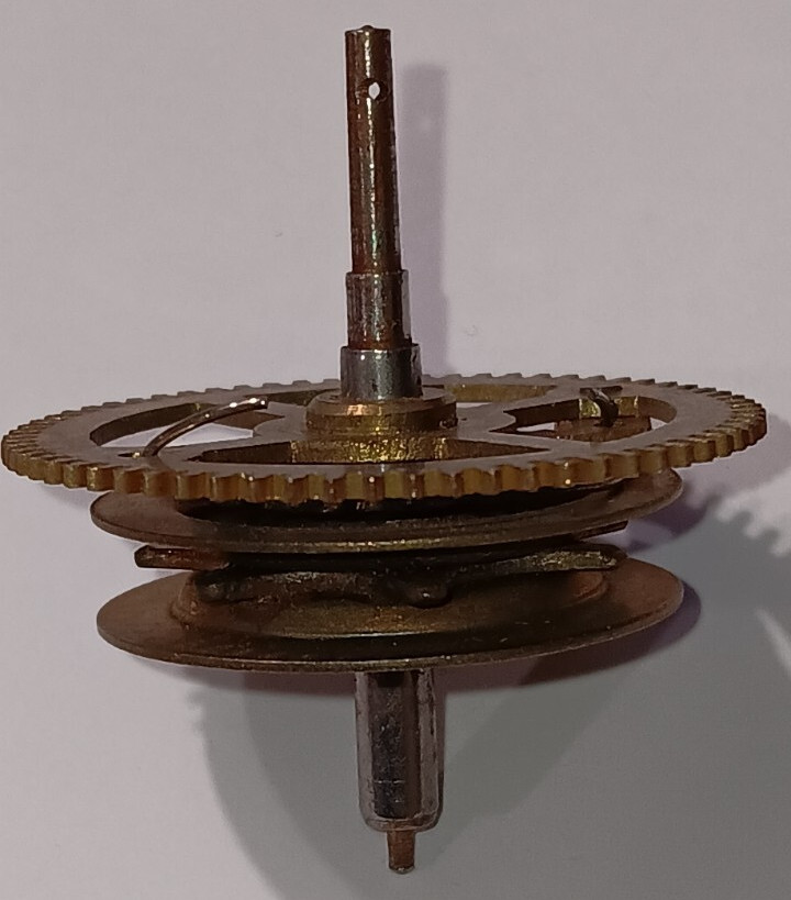Ratcheting Clock Chain Wheel