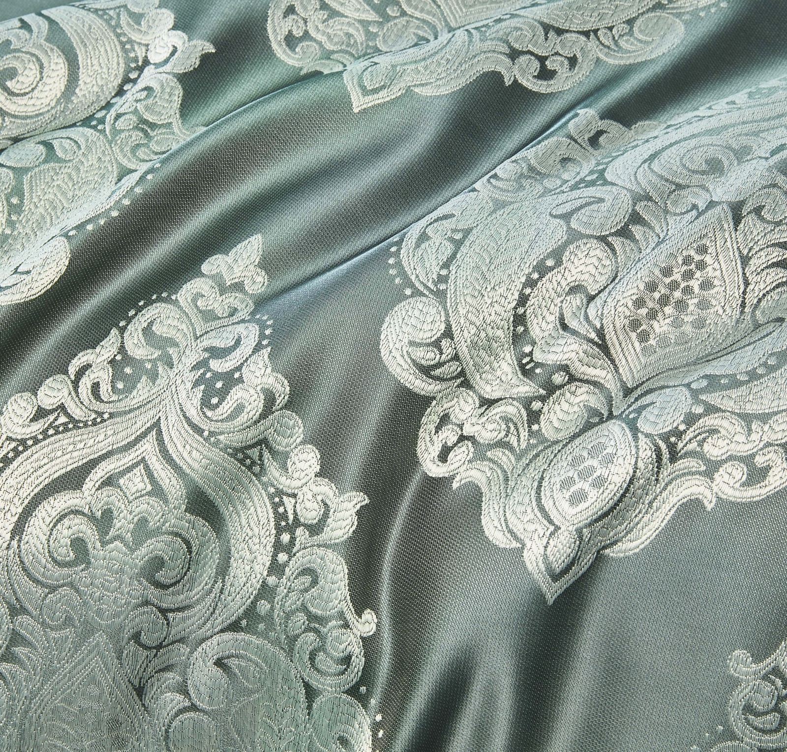 Chezmoi Collection 7-Piece Luxury Medallion Jacquard Bed in a Bag Comforter Set