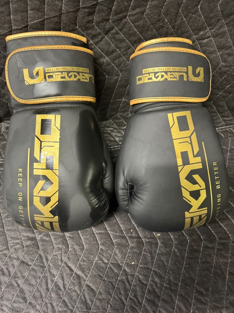 LEKARO 12 oz. PU Boxing Gloves