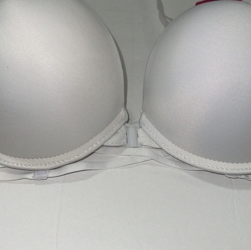 Super Extra Push Up Bombshell Bra Front Close. Very comparable with VS Bra. NWT