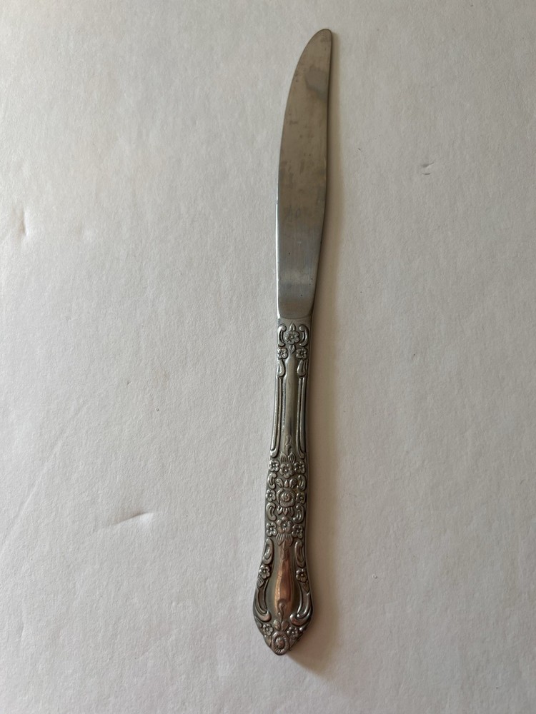 SANGO Flatware Modern Solid Knife in SNF4 Sango Stainless 1 Dinner Knife 8.75”