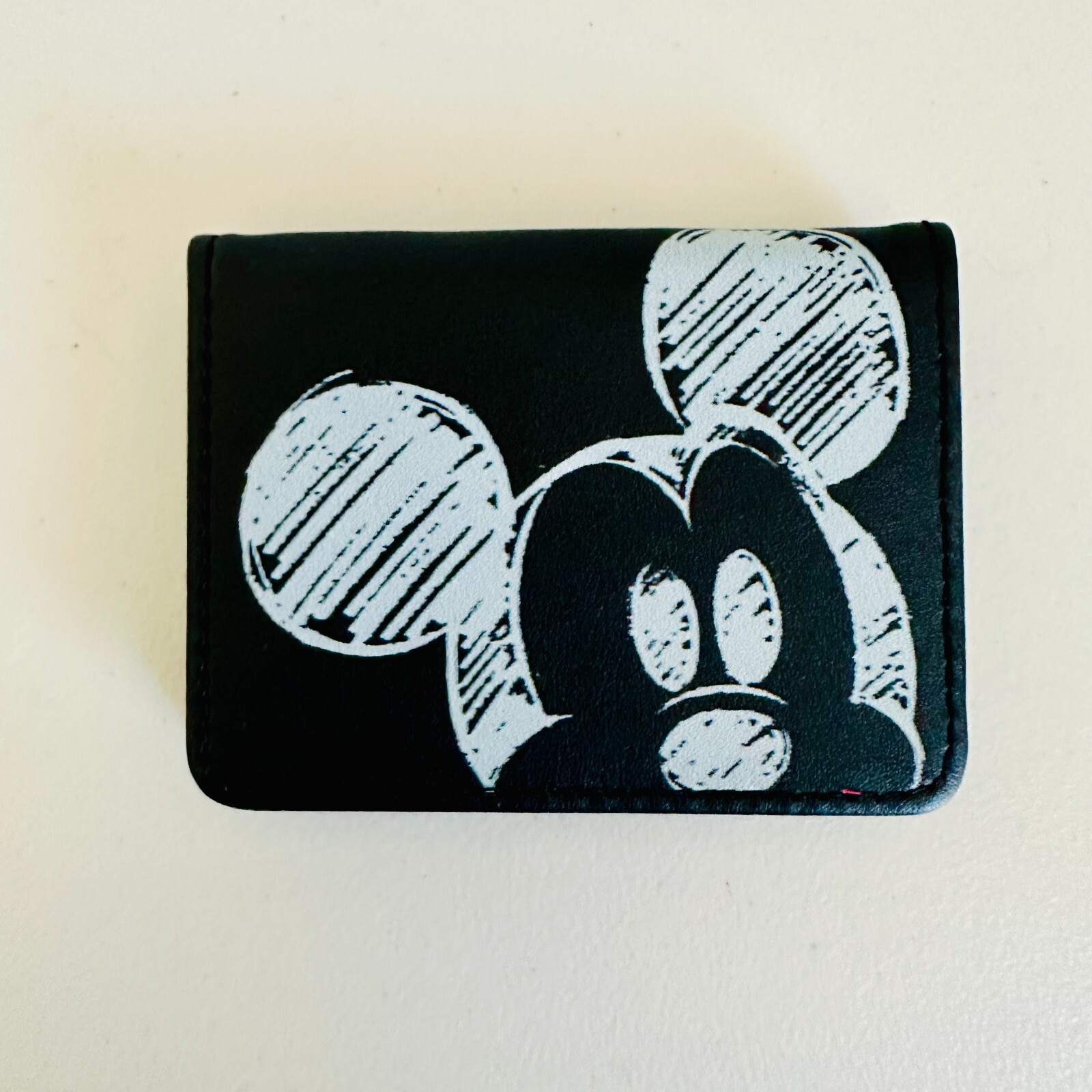 BIOWORLD MICKEY MOUSE 4-PIECE WRISTLET WALLET CARDHOLDER COSMETIC CASE GIFT SET