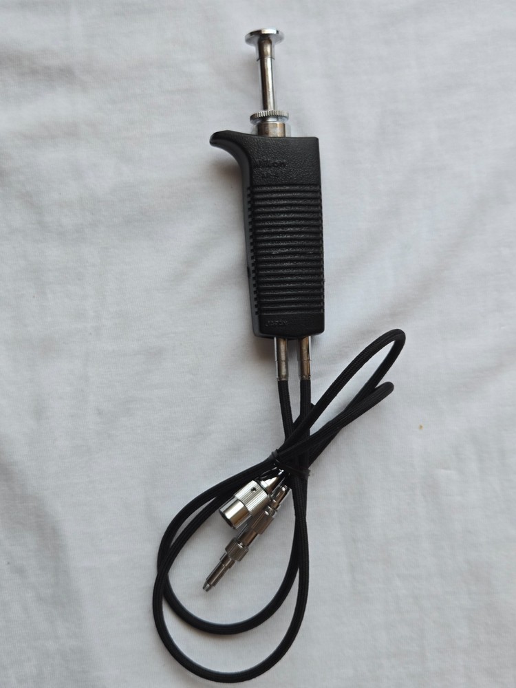 Original NIKON AR-4 Double Remote Shutter Release in Excellent Condition