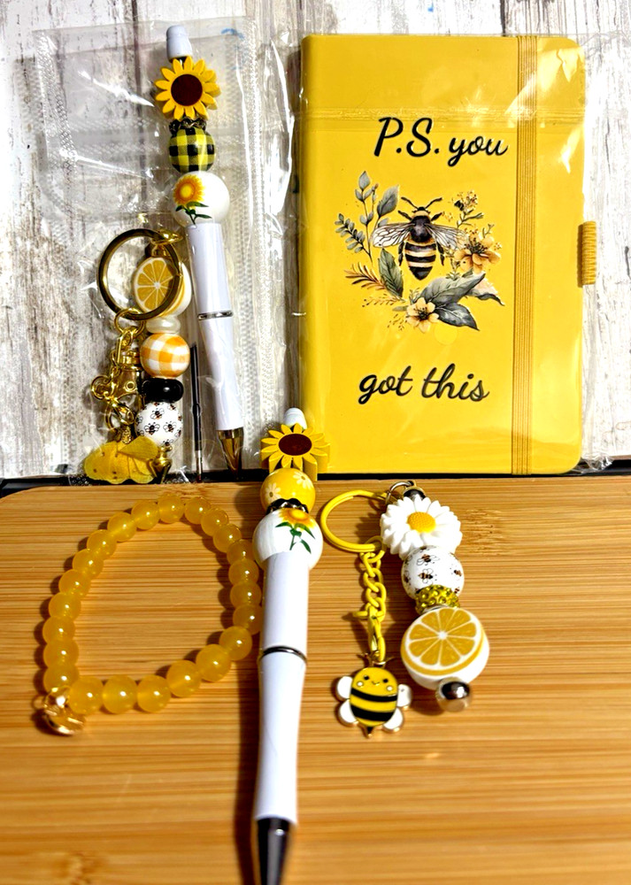 2 HANDMADE BEAD PENS & 2 BEAD KEY CHAINS-& INK REFILL ea & Note Pad & box