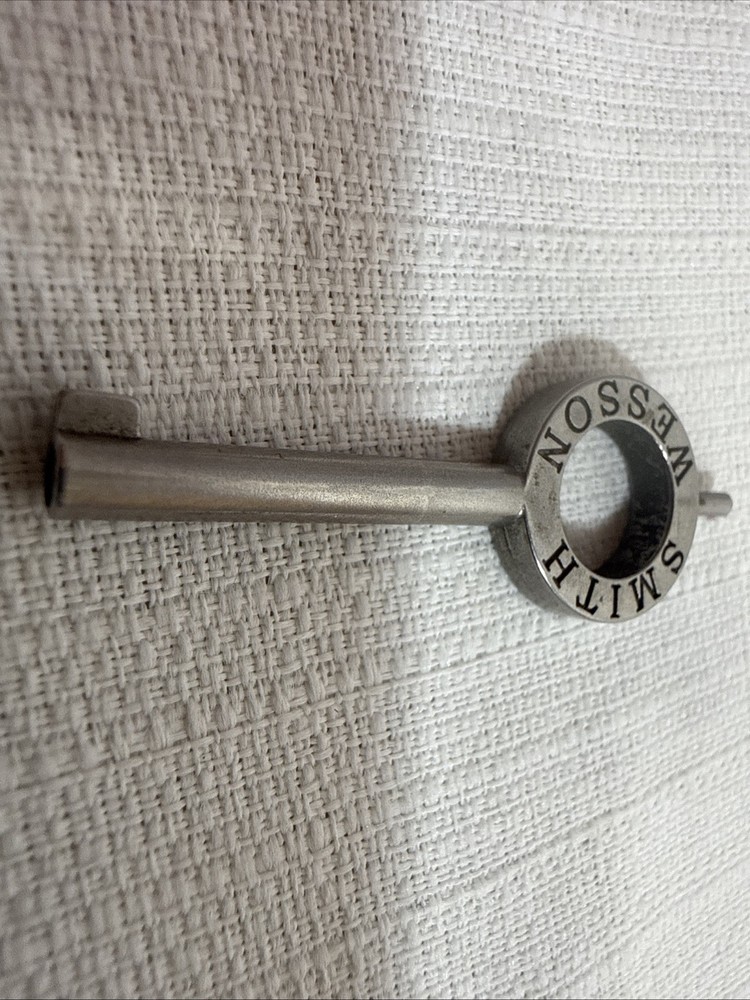 Authentic Smith & Wesson 31136 Standard Handcuff Key