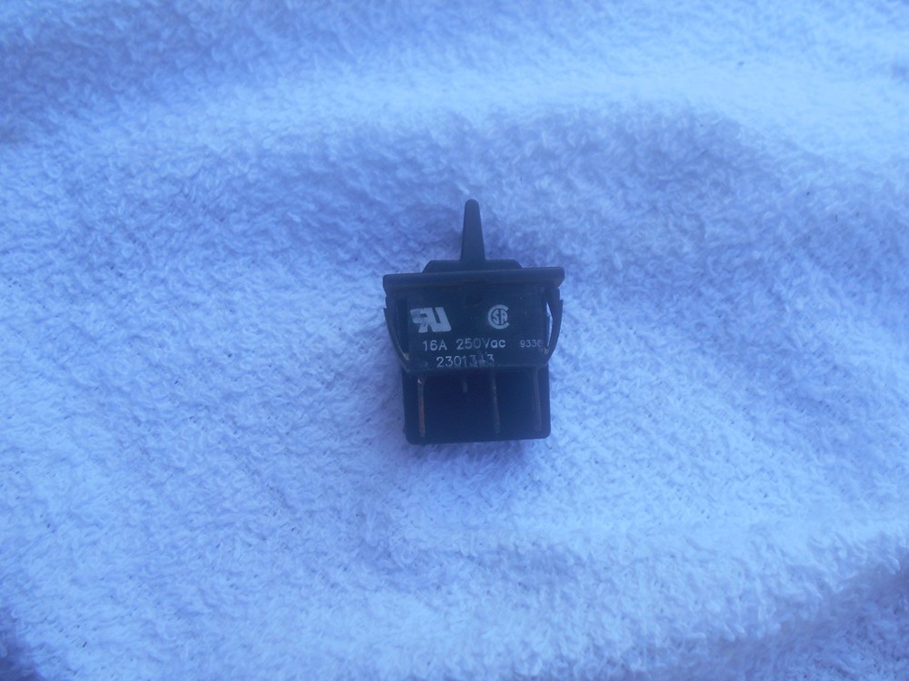 manitowoc ice machine model BD0152A  SWITCH