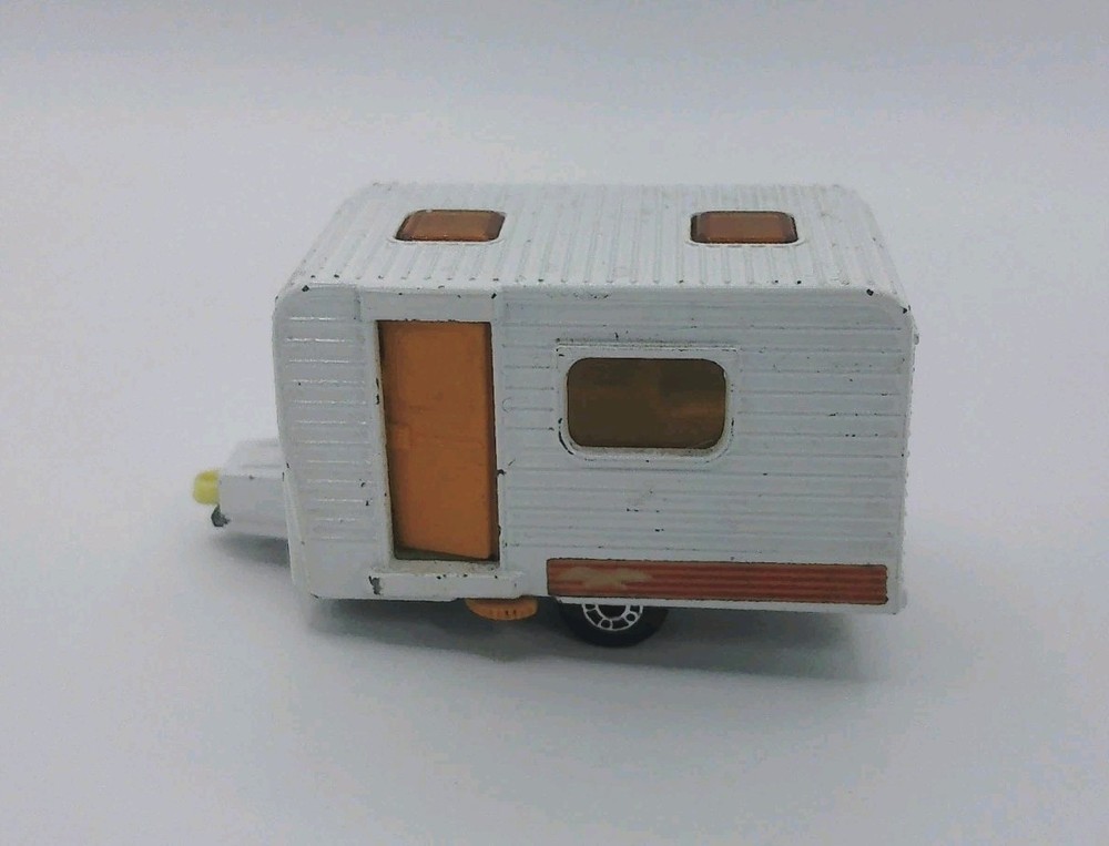 Matchbox Superfast 31 White Caravan w/Brown Interior