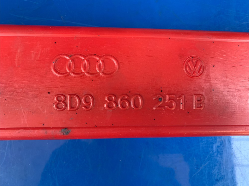 Audi TT MK1 warning triangle