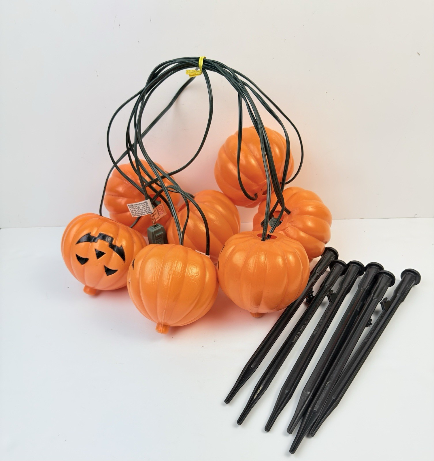 VINTAGE HALLOWEEN BLOW MOLD 5” PUMPKIN JACK O LANTERN LIGHT UP YARD SET OF 7