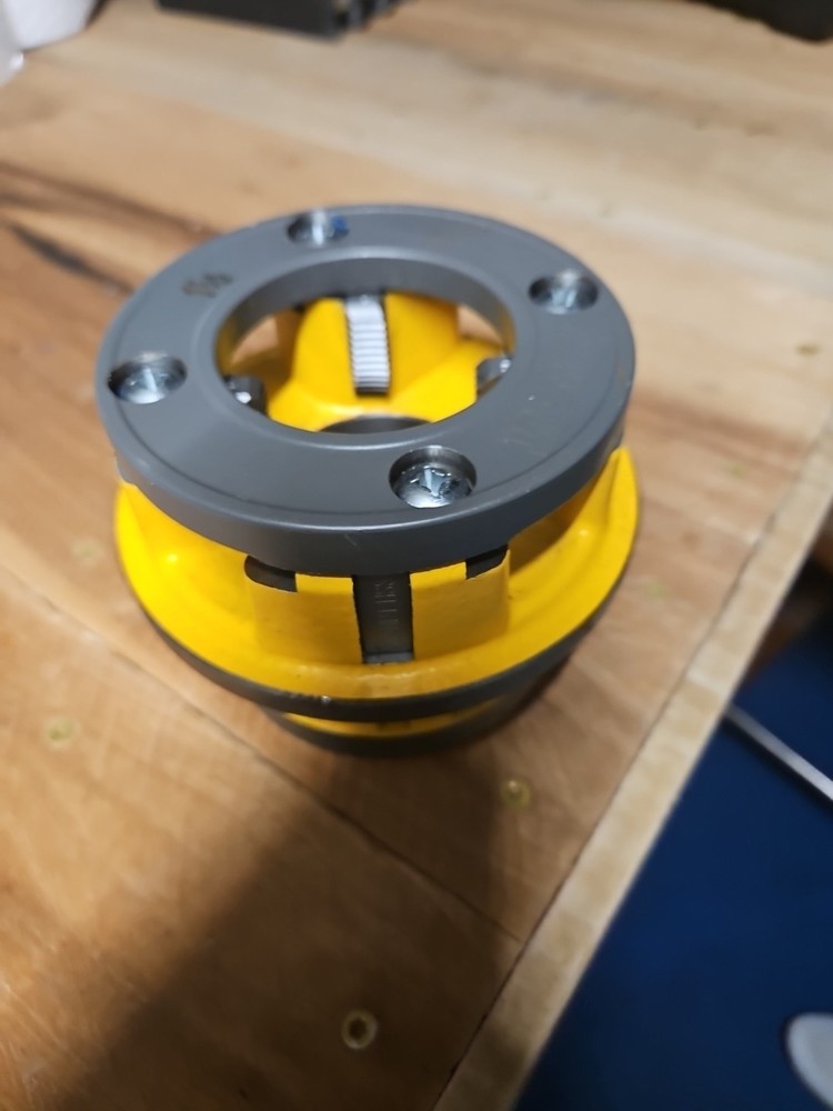 1 1/2" Manual Pipe Threader