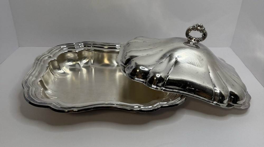 silver plated serving dish w/ lid curved edges and ornate handle Gorham Heritage