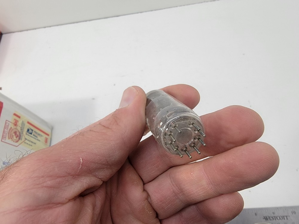 VINTAGE VACUUM ELECTRON TUBE GE 8ET7