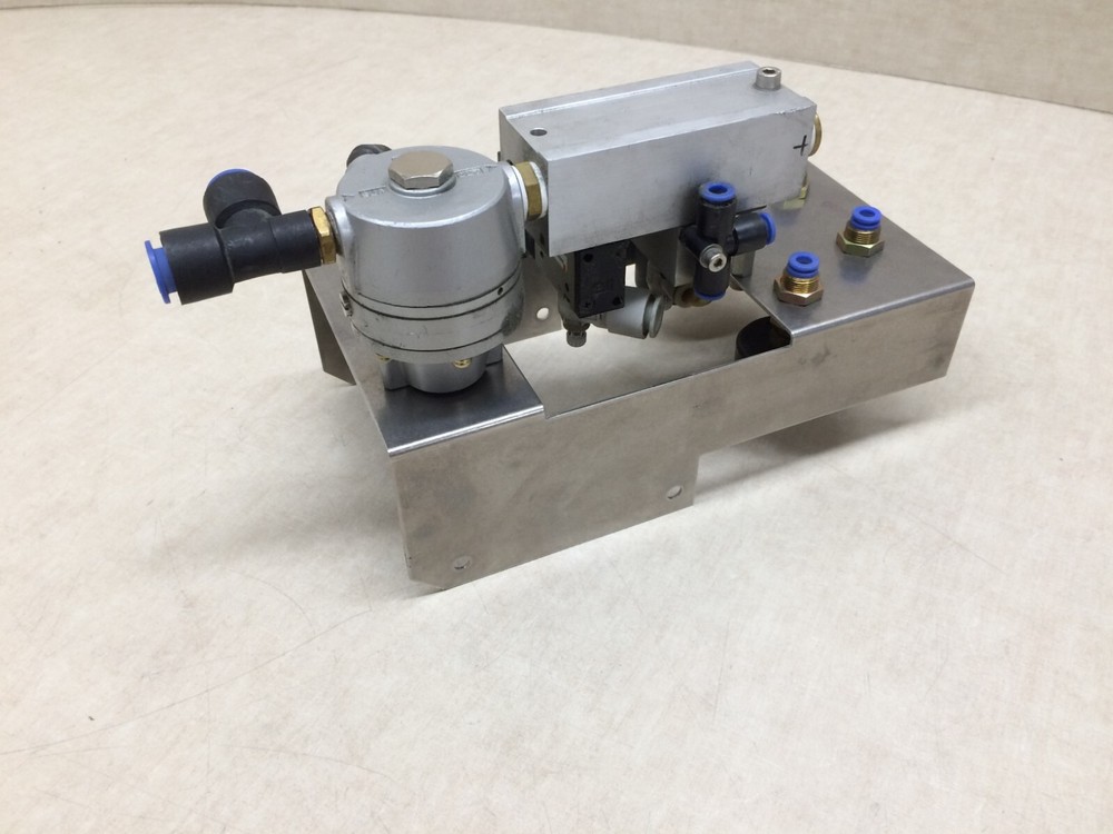 SMC Precision Regulator Assembly EIR202-F02 from a Giesecke Devirent Banknote