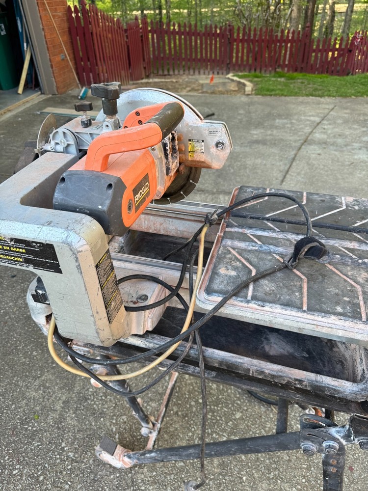 RIDGID 10' wet tile saw