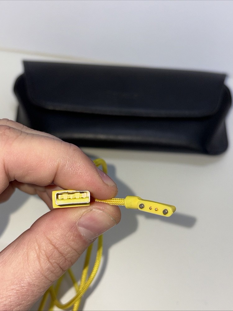 Snapchat Spectacles 2 Nico (case & Charging Cable)