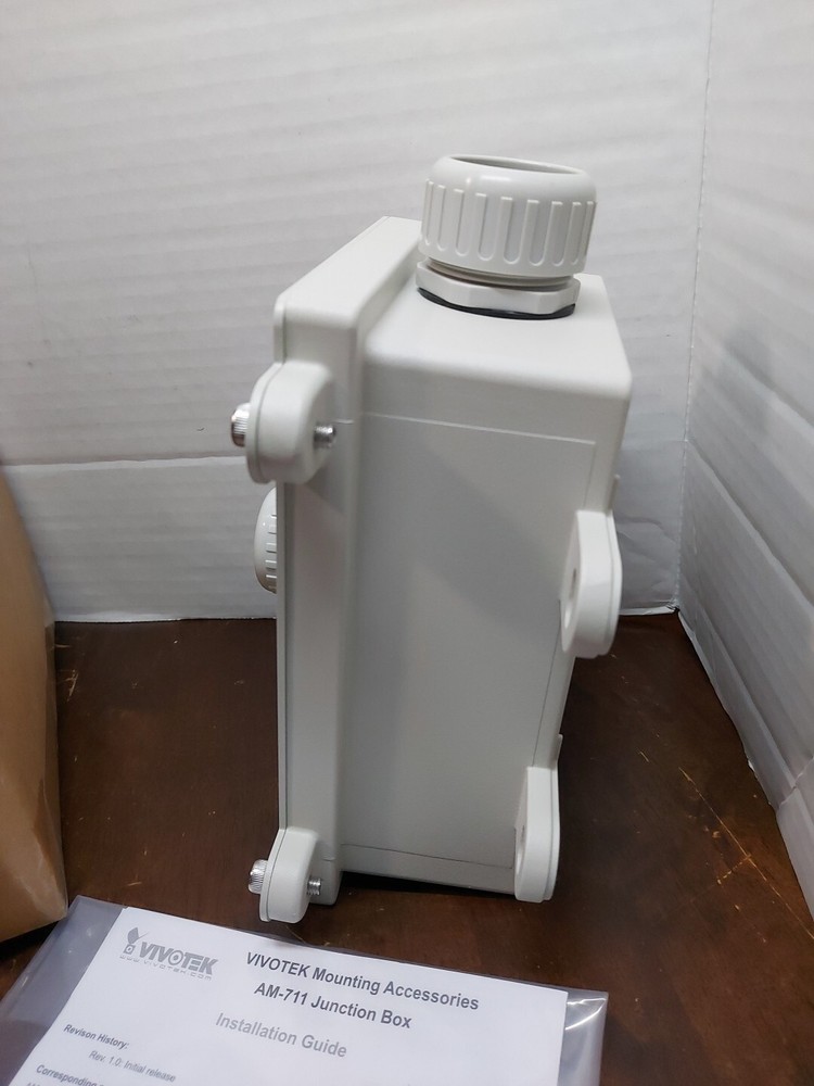 NOS Vivotek AM-711 V01 Junction Mounting Box
