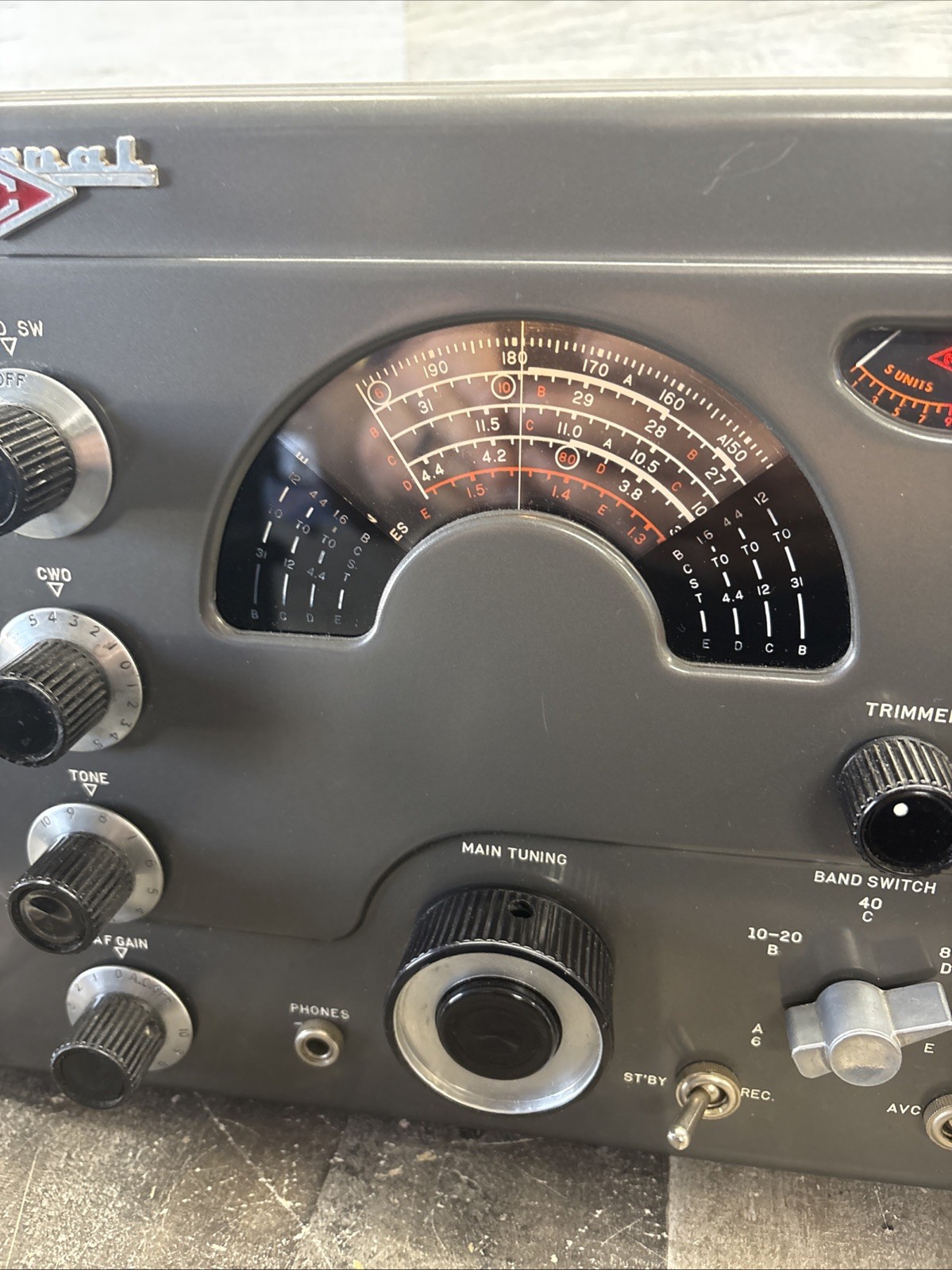 Very Nice National NC-183D Communications Receiver Powers On