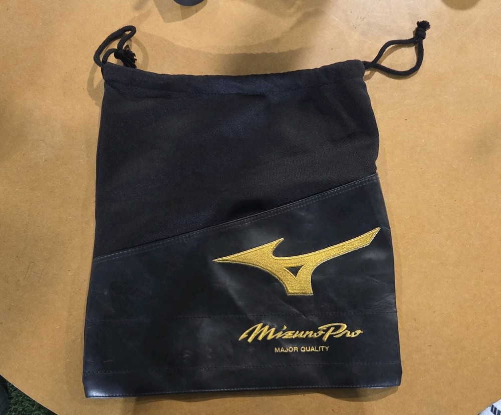 Mizuno Pro Black Drawstring Glove Bag