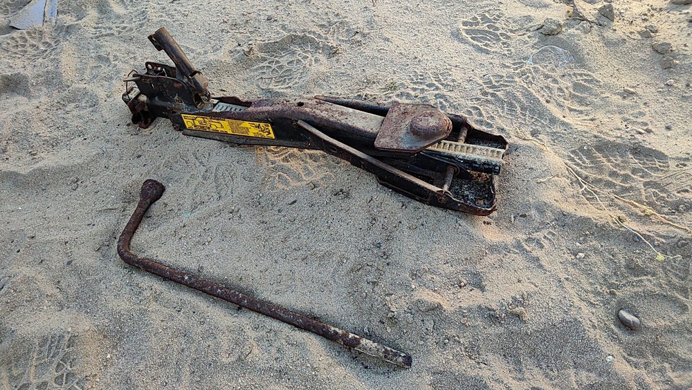 1984 Deville Sedan Jack Kit Assembly Tool Set Oem