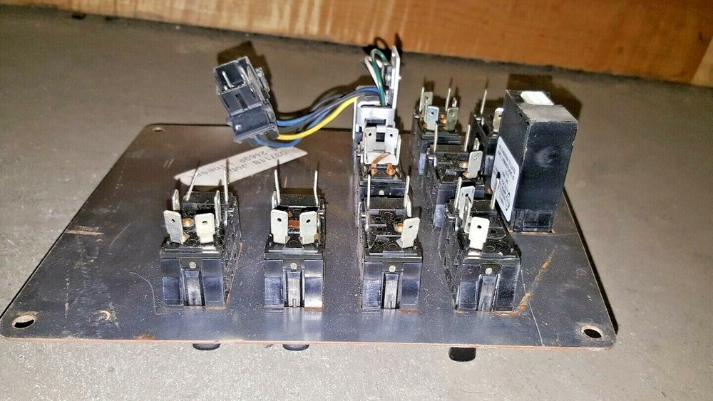 INTERNATIONAL DASH PANEL