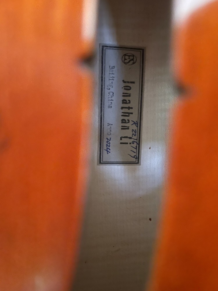 Jonathan Li cello by Eastman