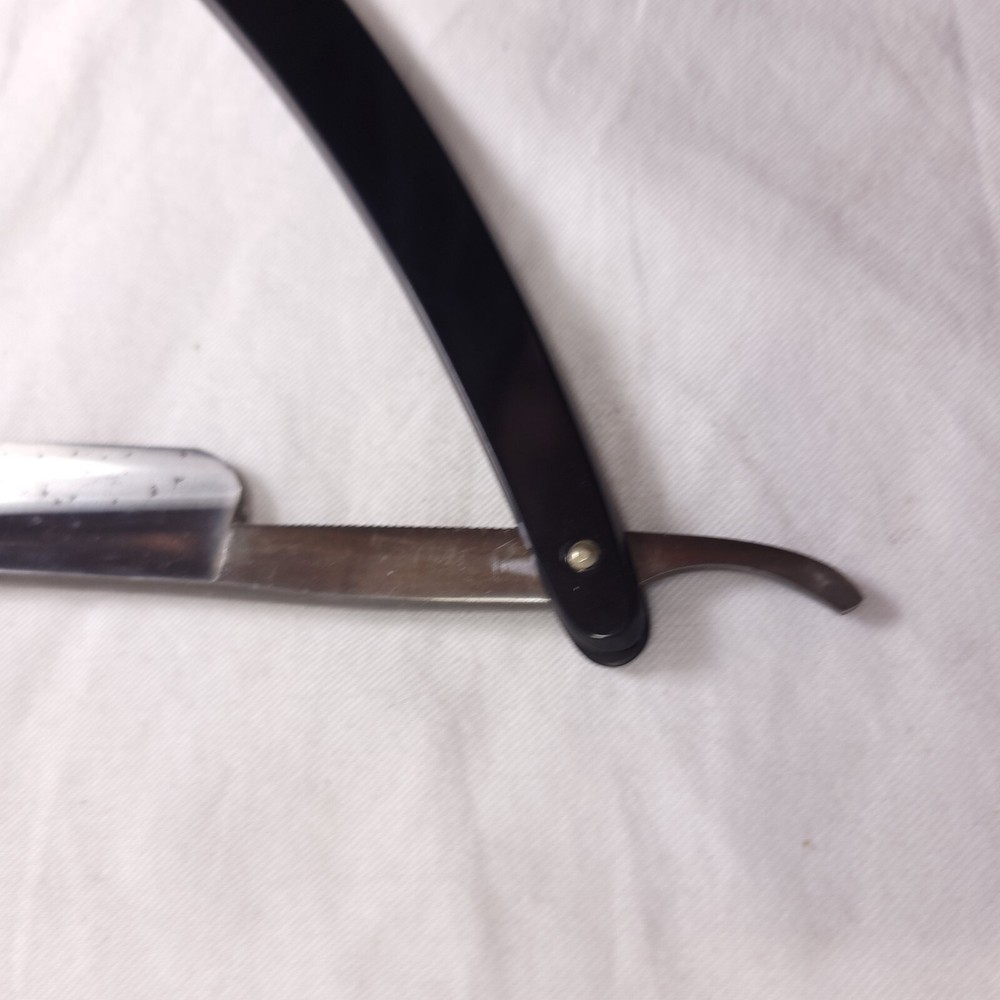 Unmarked 11/16 Straight Razor Black Rusty Blade
