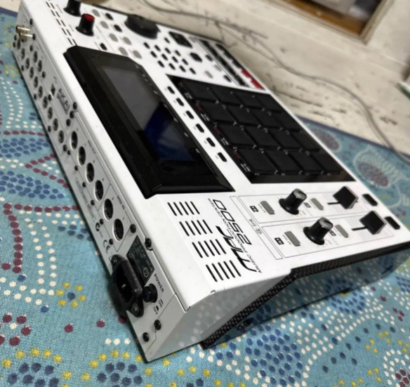 1pcs AKAI mpc2500se sampler