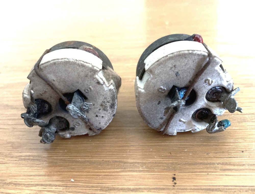 AR Acoustic Research mid/tweeter control level knobs FOR PARTS - PAIR